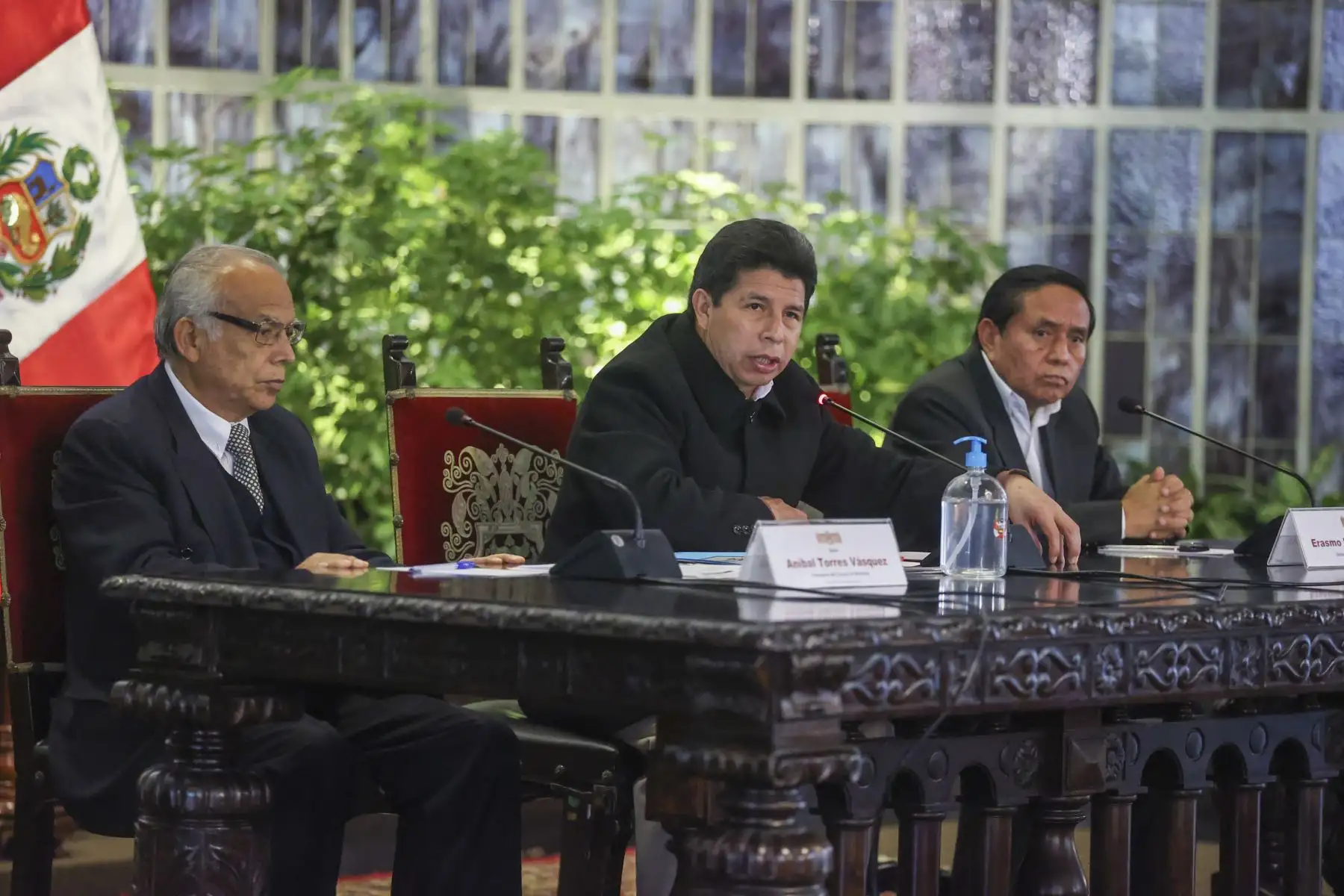 El presidente Pedro Castillo sostiene una reunión de trabajo con autoridades provinciales y distritales de la región Huánuco. Foto: ANDINA/Prensa Presidencia