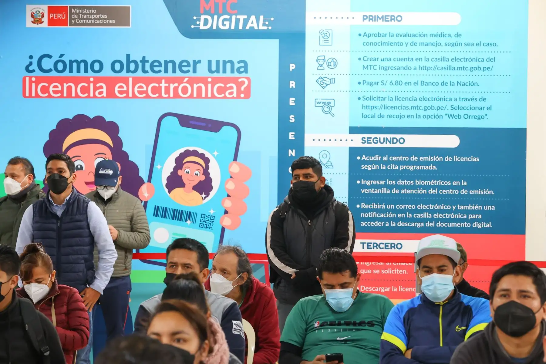 El Ministerio de Transportes y Comunicaciones (MTC) realiza una jornada extraordinaria de entrega masiva de brevetes hoy jueves 18 y mañana viernes 19 de agosto en el centro de emisión de licencias de conducir de la sede de Cercado de Lima, ubicado en el jr. Antenor Orrego 192. Foto. ANDINA/ Andrés Valle