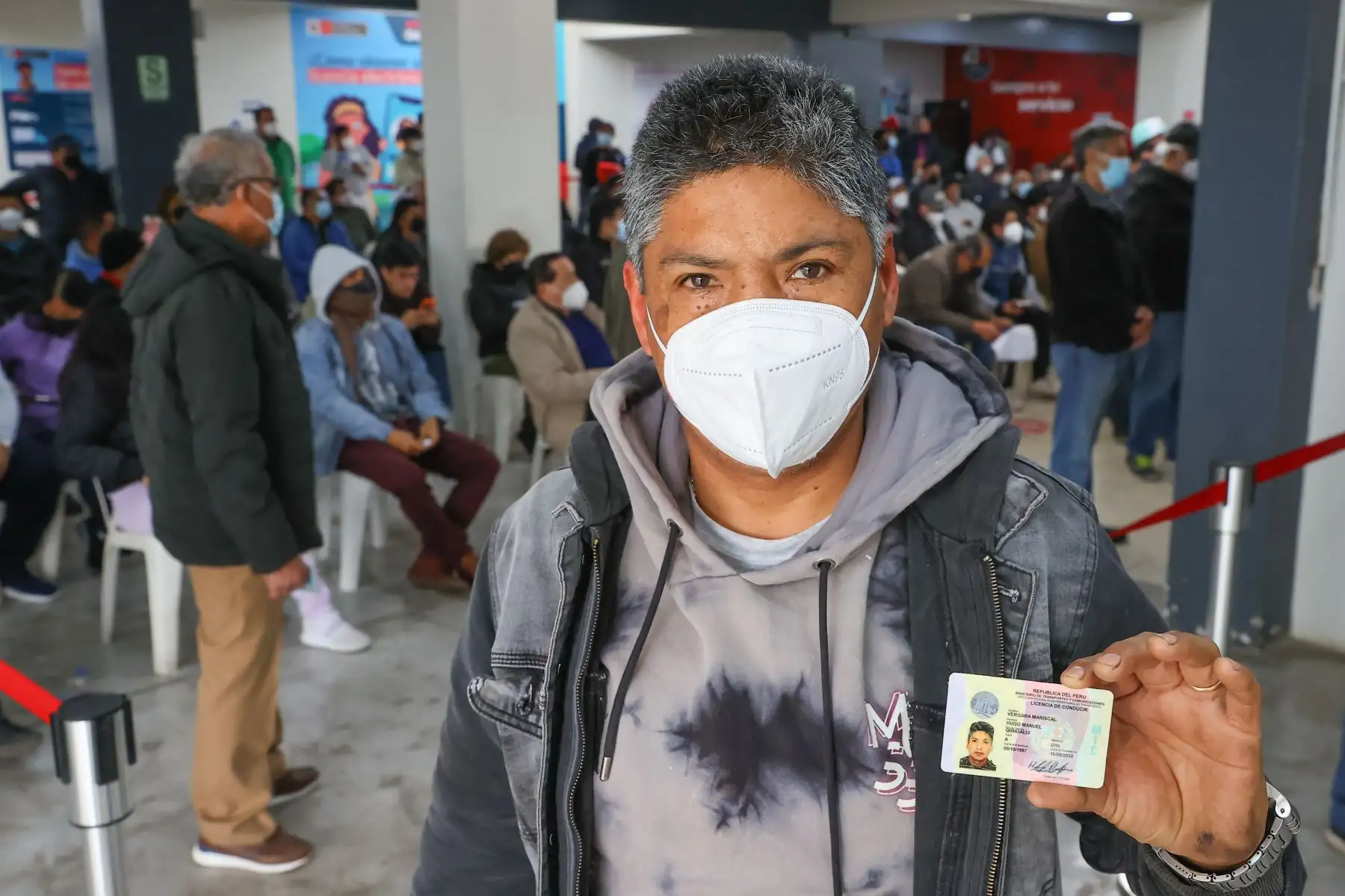 El Ministerio de Transportes y Comunicaciones (MTC) realiza una jornada extraordinaria de entrega masiva de brevetes hoy jueves 18 y mañana viernes 19 de agosto en el centro de emisión de licencias de conducir de la sede de Cercado de Lima, ubicado en el jr. Antenor Orrego 192. Foto. ANDINA/ Andrés Valle