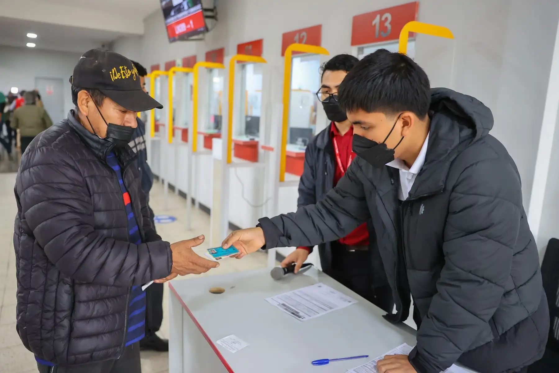 El Ministerio de Transportes y Comunicaciones (MTC) realiza una jornada extraordinaria de entrega masiva de brevetes hoy jueves 18 y mañana viernes 19 de agosto en el centro de emisión de licencias de conducir de la sede de Cercado de Lima, ubicado en el jr. Antenor Orrego 192. Foto. ANDINA/ Andrés Valle