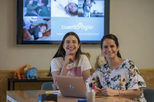 "Cuentología", es la biblioteca digital de audiolibros que a través de historias explican conceptos a nuestros hijos, conectan con ellos, hablan de temas difíciles, y validan sus emociones. Foto: Redes de Cuentología