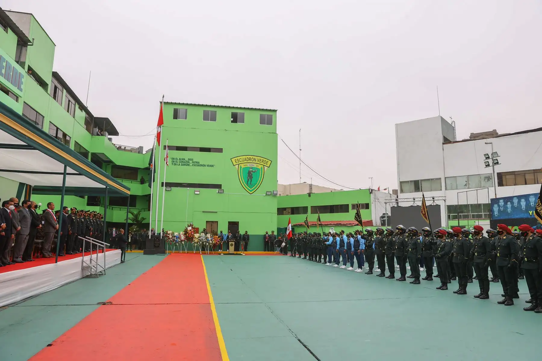 Con la presencia del Ministro del Interior, Willy Huerta Olivas y el Comandante General PNP, General de Policía, Luis Vera Llerena, la Policía Nacional del Perú, a través de la Región Policial Lima llevó a cabo la Ceremonia por el 19° Aniversario del Escuadrón Verde.
Foto: ANDINA/Andrés Valle