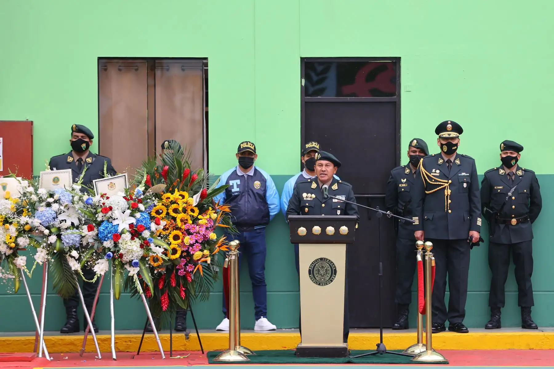 Con la presencia del Ministro del Interior, Willy Huerta Olivas y el Comandante General PNP, General de Policía, Luis Vera Llerena, la Policía Nacional del Perú, a través de la Región Policial Lima llevó a cabo la Ceremonia por el 19° Aniversario del Escuadrón Verde.
Foto: ANDINA/Andrés Valle