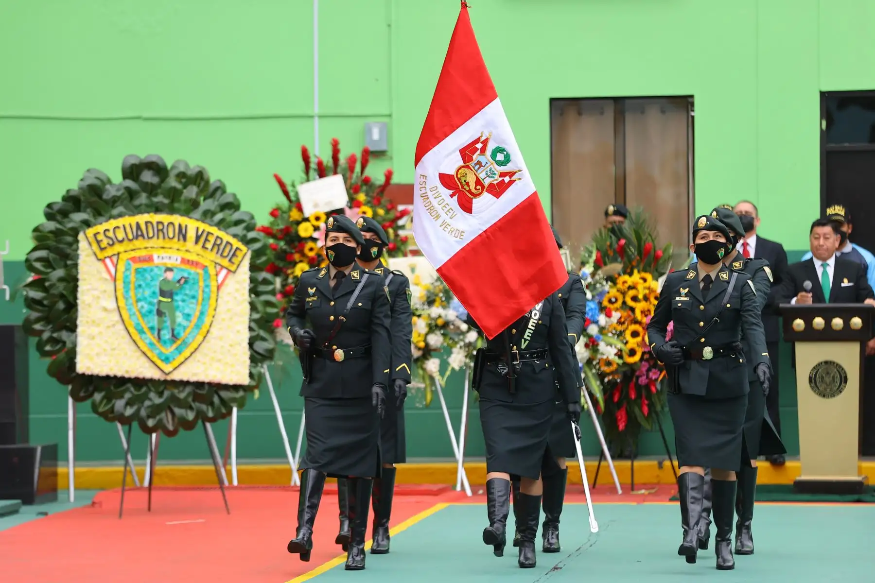 Con la presencia del Ministro del Interior, Willy Huerta Olivas y el Comandante General PNP, General de Policía, Luis Vera Llerena, la Policía Nacional del Perú, a través de la Región Policial Lima llevó a cabo la Ceremonia por el 19° Aniversario del Escuadrón Verde.
Foto: ANDINA/Andrés Valle