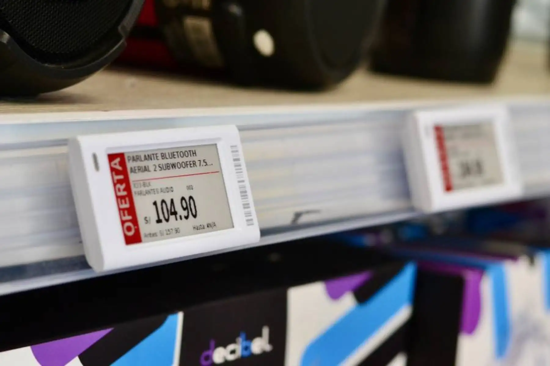 Las etiquetas digitales inalámbricas cuentan con una pantalla de papel electrónico, geolocalización y bluetooh 5.0. Foto: Price Lab.
