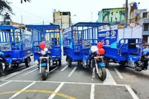 Las 10 moto furgonetas fueron entregadas en una ceremonia protocolar desarrollada hoy en la ciudad de Huacho. Foto: ANDINA/Minam