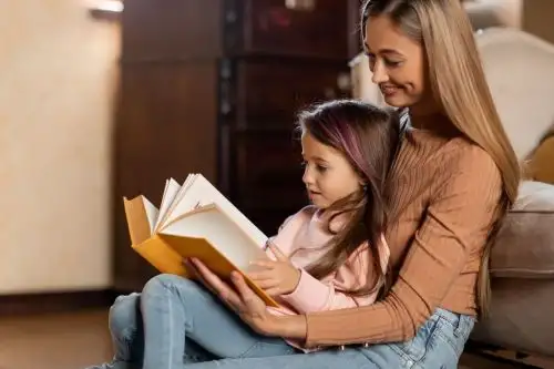 ●	Promover el hábito de la lectura es un recurso imprescindible para educar a los niños, ya que permite conocer distintas historias, aumenta la imaginación, despierta sentimientos y
desarrolla nuevas formas de expresarse.