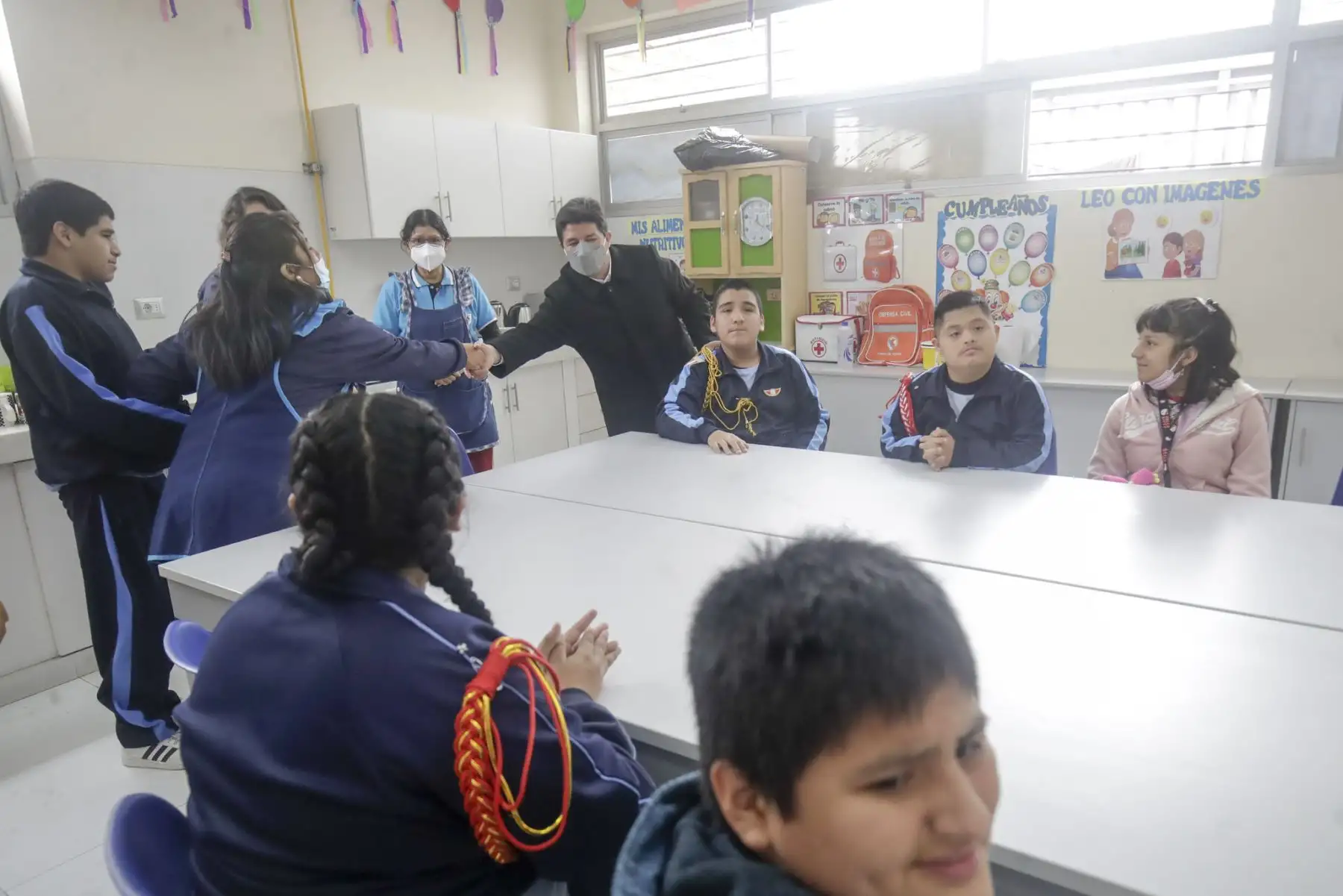 En el marco de las celebraciones por el Día del Niño, que se realiza este 21 de agosto, el presidente de la República, Pedro Castillo Terrones, supervisó el desarrollo de clases de los alumnos del Centro de Educación Básica Especial (CEBE) “Hipólito Unanue” en el Agustino. Foto: ANDINA/ Prensa Presidencia