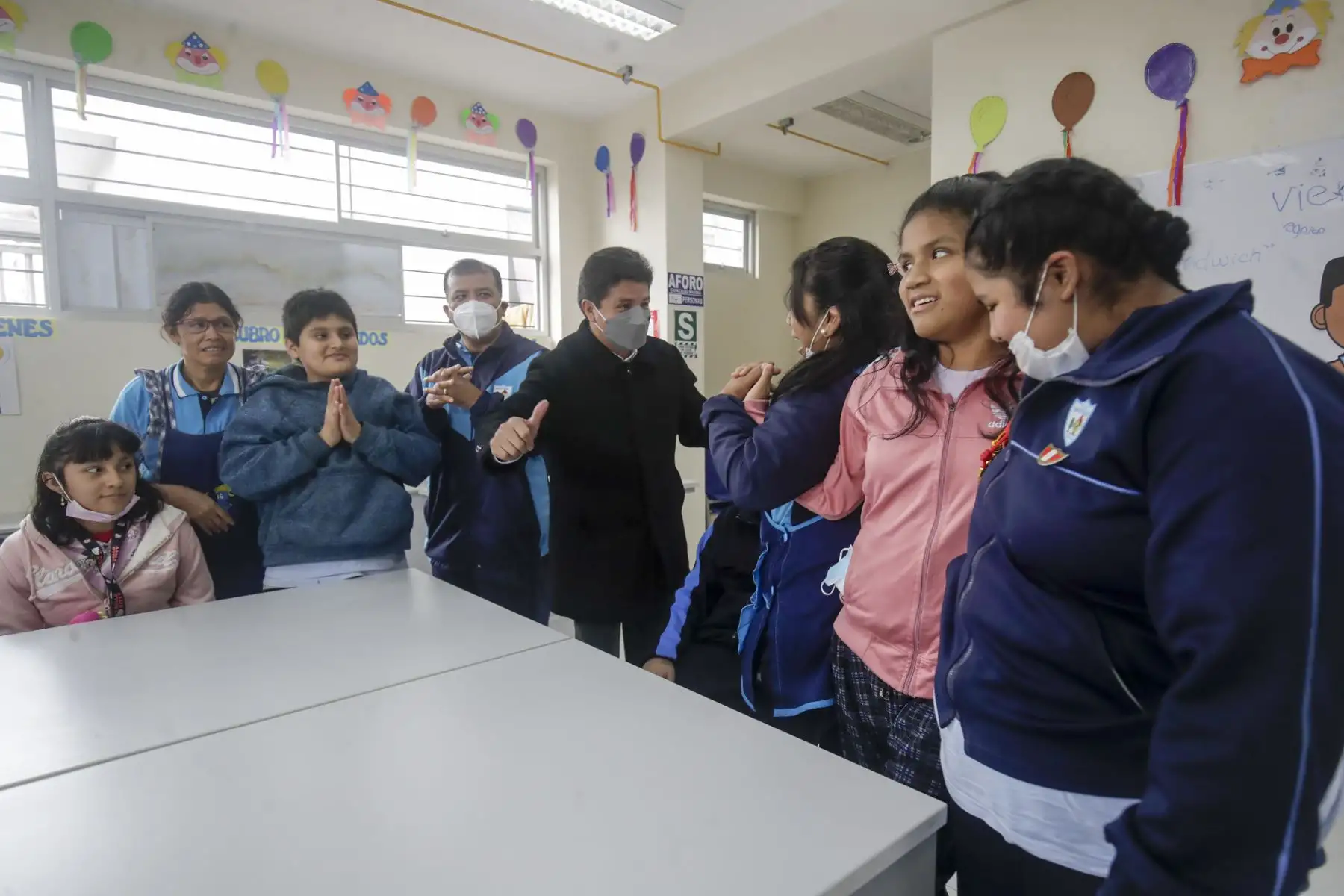 En el marco de las celebraciones por el Día del Niño, que se realiza este 21 de agosto, el presidente de la República, Pedro Castillo Terrones, supervisó el desarrollo de clases de los alumnos del Centro de Educación Básica Especial (CEBE) “Hipólito Unanue” en el Agustino. Foto: ANDINA/ Prensa Presidencia
