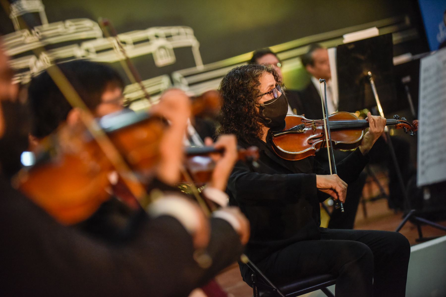 Orquesta Sinfónica Nacional interpretó clásicos mundiales y piezas peruanas como “La flor de la canela” y “El cóndor pasa”. Evento se realizó en la víspera del aniversario del Callao.
Foto: Bicentenario Perú 2021