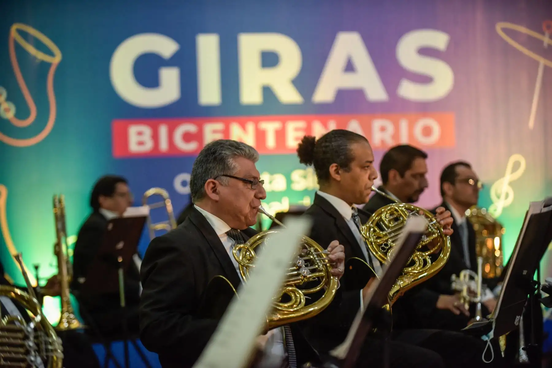 Orquesta Sinfónica Nacional interpretó clásicos mundiales y piezas peruanas como “La flor de la canela” y “El cóndor pasa”. Evento se realizó en la víspera del aniversario del Callao.
Foto: Bicentenario Perú 2021