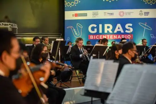 Orquesta Sinfónica Nacional interpretó clásicos mundiales y piezas peruanas como “La flor de la canela” y “El cóndor pasa”.