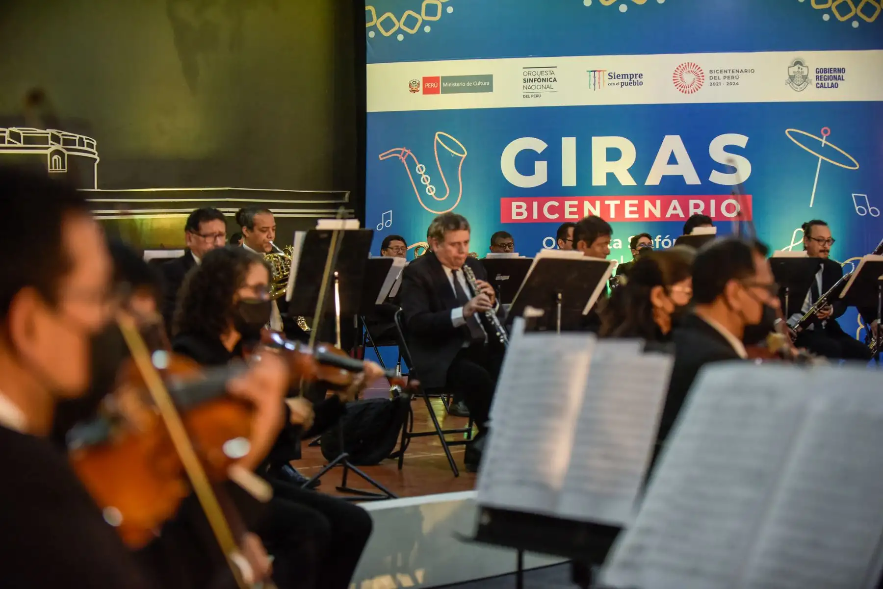 Orquesta Sinfónica Nacional interpretó clásicos mundiales y piezas peruanas como “La flor de la canela” y “El cóndor pasa”. Evento se realizó en la víspera del aniversario del Callao.
Foto: Bicentenario Perú 2021