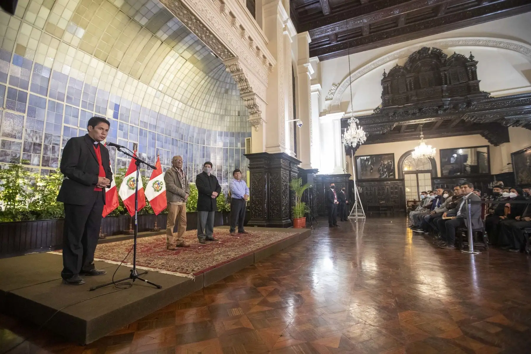 Presidente Pedro Castillo se reúne  con dirigentes sociales de la Institución de Apoyo a los Pueblos Olvidados (INAPO).
Foto: ANDINA/Prensa Presidencia