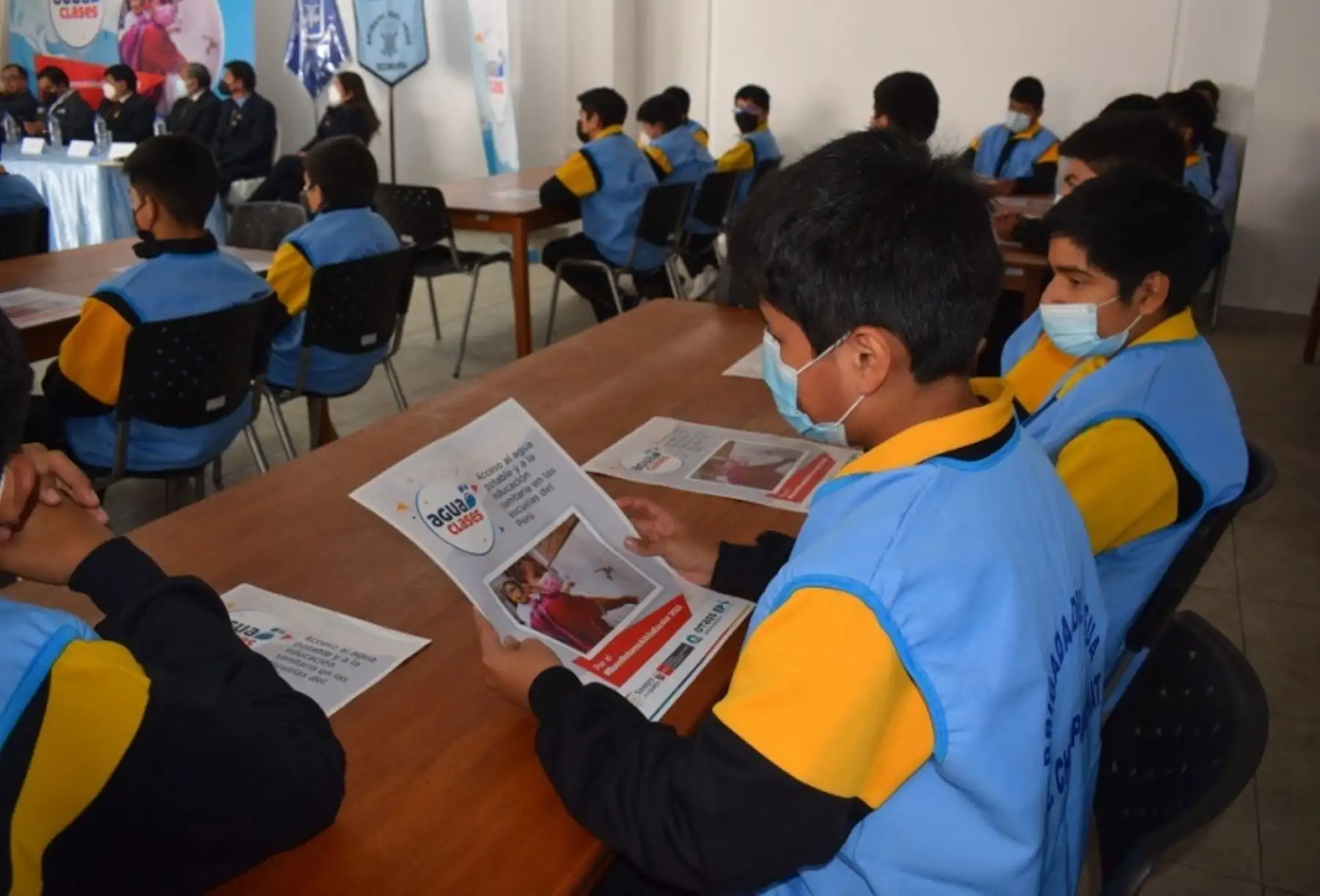 El ministro Serna invitó a los gremios magisteriales, así como a los maestros independientes y democráticos para participar en esta importante construcción del nuevo currículo escolar. Foto: ANDINA/Difusión