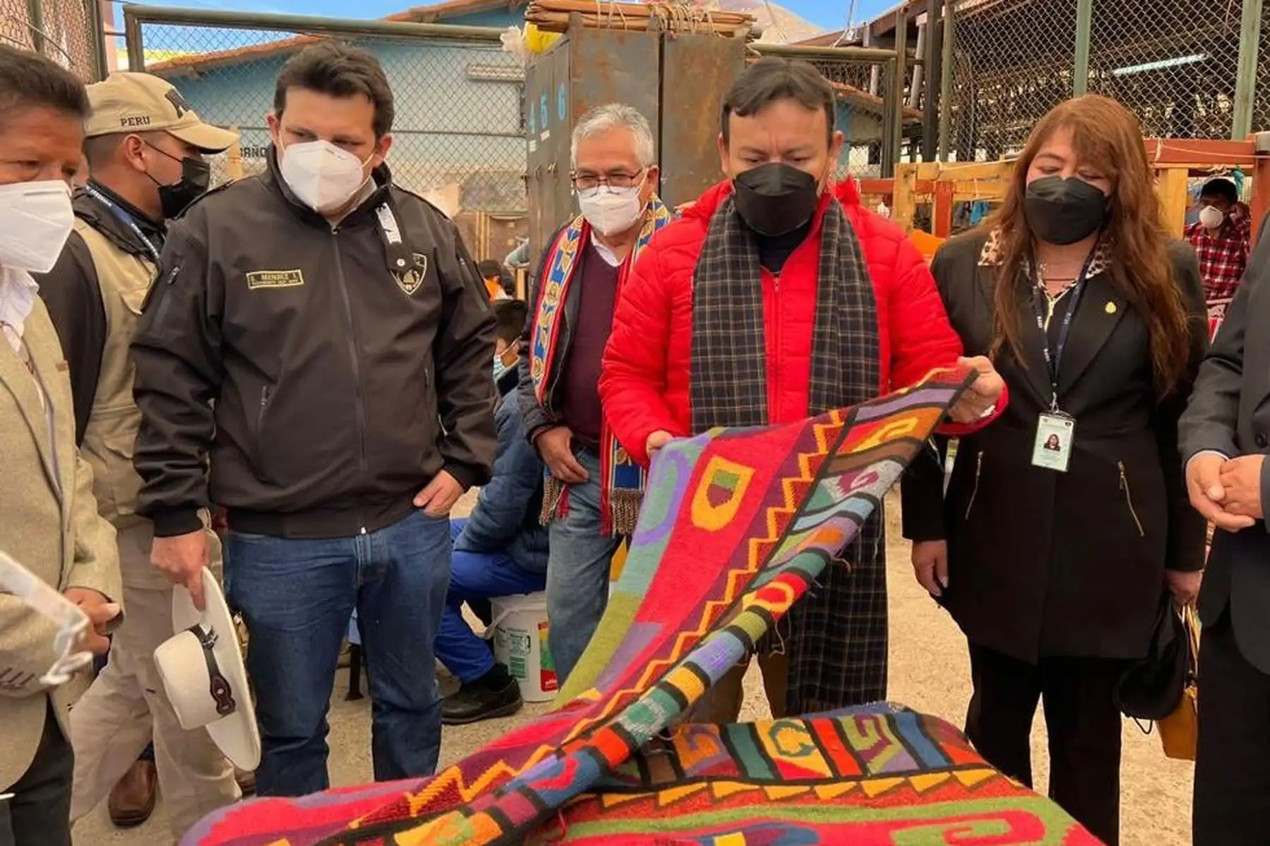 Con el objetivo de verificar las condiciones penitenciarias que contribuyan al proceso de resocialización, el titular del MINJUSDH, Felix Chero, realizó una visita de supervisión al E.P. Sicuani.
Foto: MINJUSDH