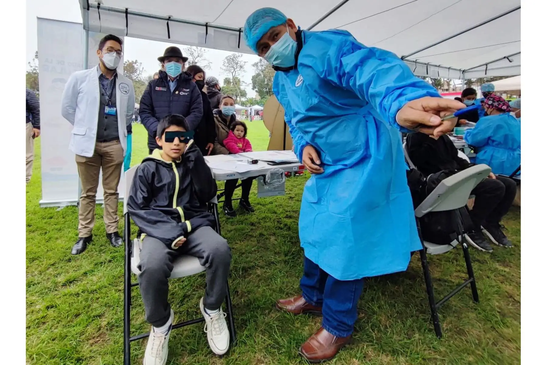 En el marco de la celebración  por el ”Día del Niño”, la Diris Lima Sur a través del Ministerio de Salud promueve la jornada multisectorial que continúa con las jornadas de vacunación  en el Parque Huascar en Villa El Salvador.
Foto: Diris Lima Sur