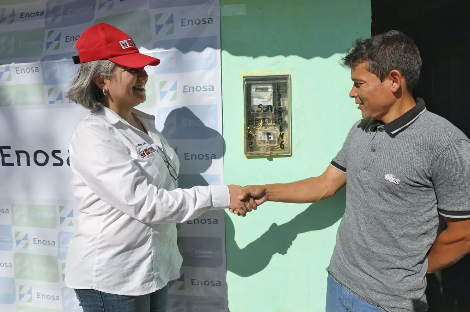 Ministra de Energía y Minas, Alessandra Herrera, inspecciona obras de electrificación en Piura. Foto: Cortesía.