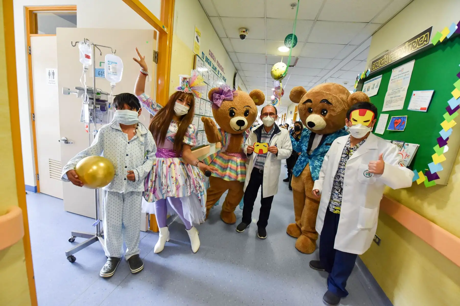 Momentos de magia y alegría vivieron cerca de 300 menores que se encuentran hospitalizados en el INSN-San Borja, durante las celebraciones por el Día del Niño. Foto: INSN-San Borja