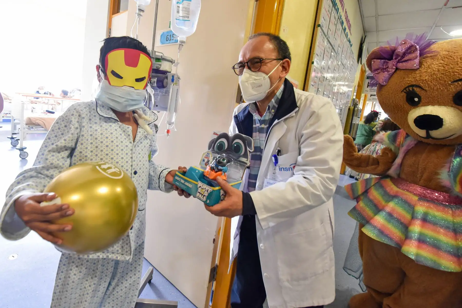 Momentos de magia y alegría vivieron cerca de 300 menores que se encuentran hospitalizados en el INSN-San Borja, durante las celebraciones por el Día del Niño. Foto: INSN-San Borja