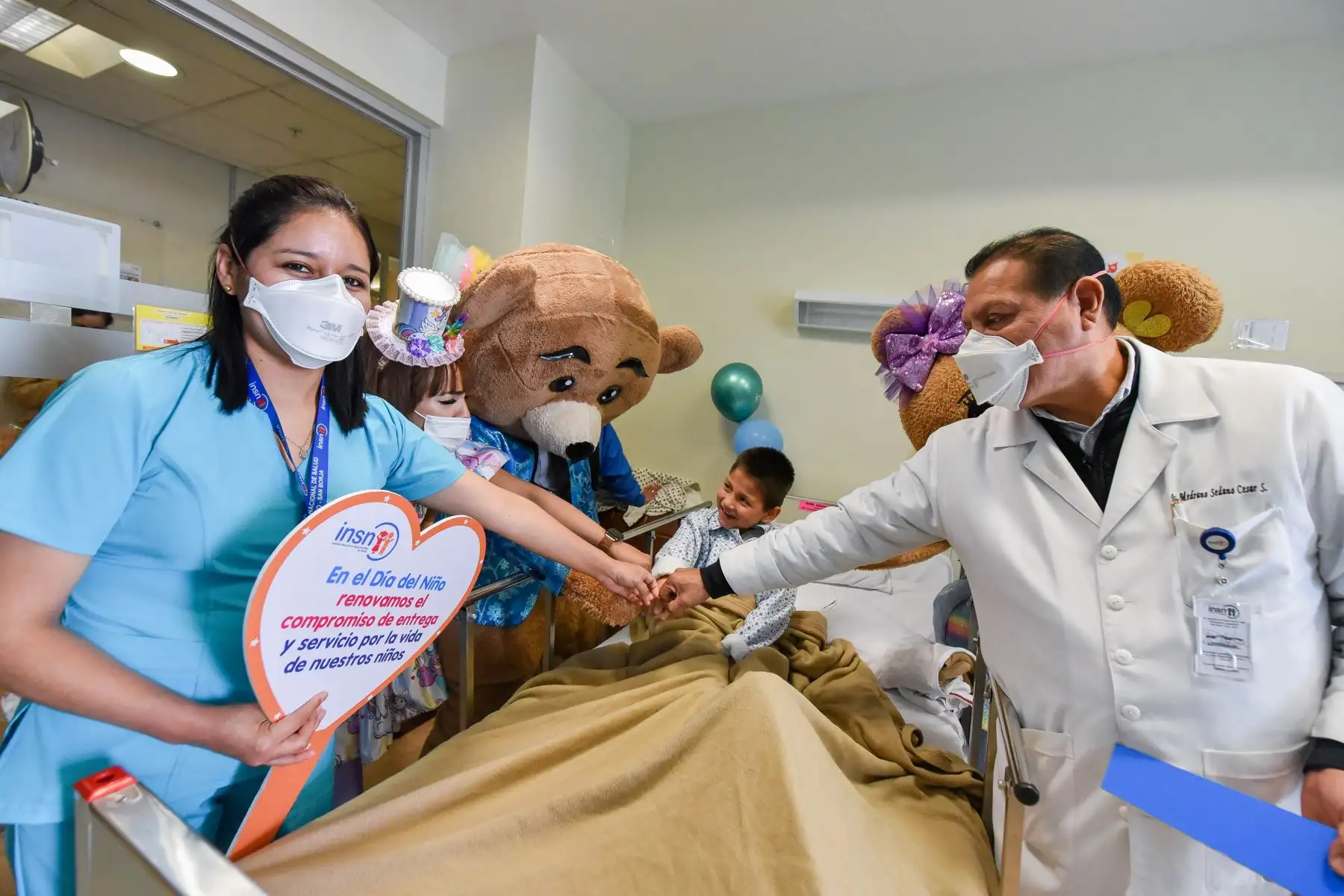 Momentos de magia y alegría vivieron cerca de 300 menores que se encuentran hospitalizados en el INSN-San Borja, durante las celebraciones por el Día del Niño. Foto: INSN-San Borja