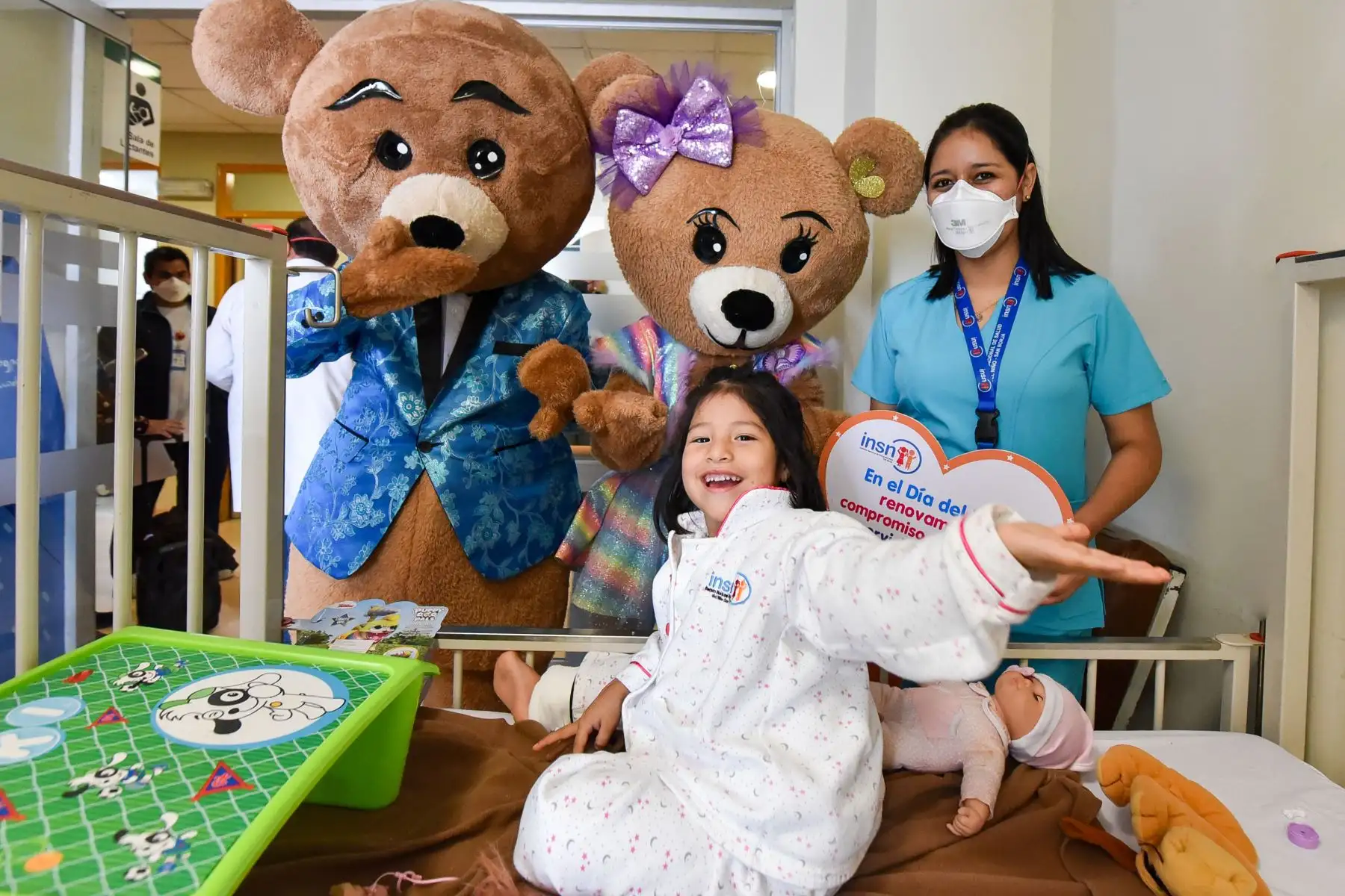 Momentos de magia y alegría vivieron cerca de 300 menores que se encuentran hospitalizados en el INSN-San Borja, durante las celebraciones por el Día del Niño. Foto: INSN-San Borja