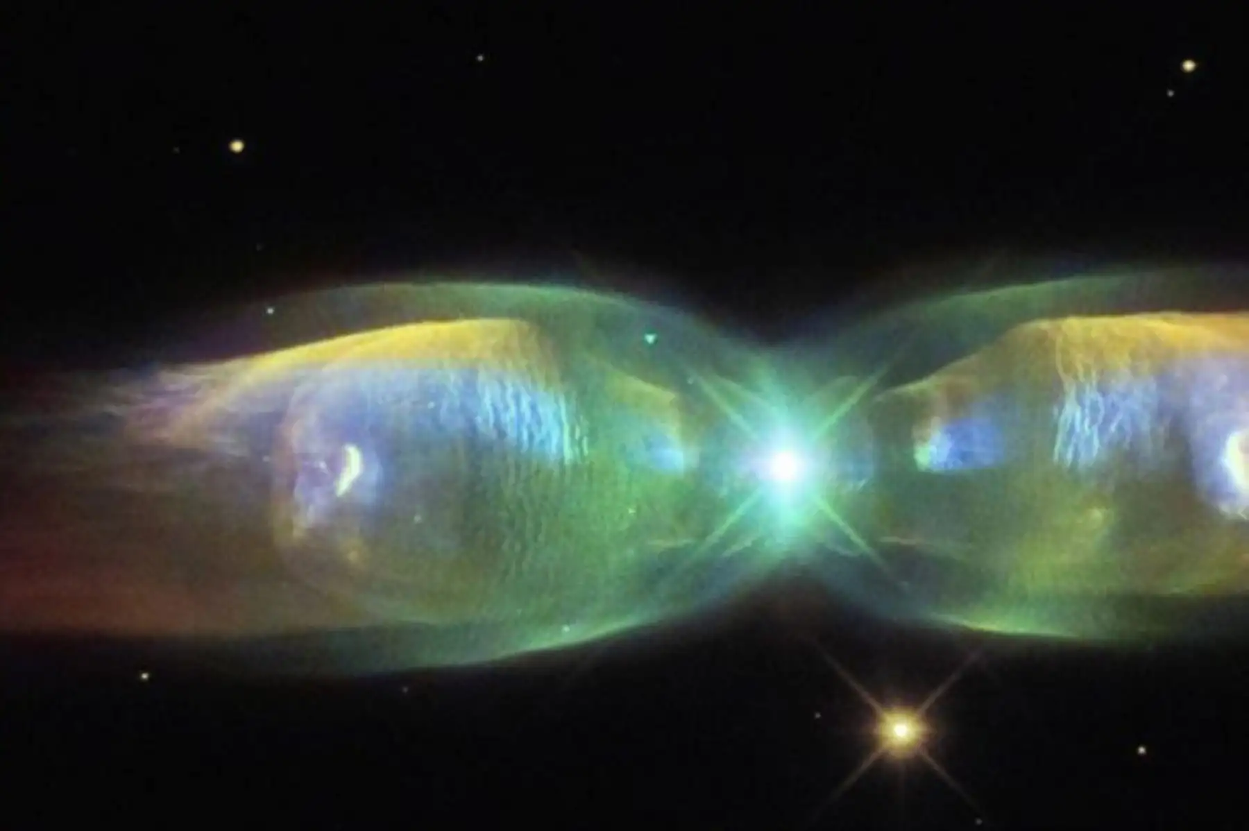 La científica ciudadana Judy Schmidt de Modesto, California, procesa imágenes astronómicas de naves espaciales de la NASA, como el telescopio espacial Hubble. Un ejemplo de su trabajo es la Mariposa de Minkowski, a la derecha, una nebulosa planetaria en dirección a la constelación de Ofiuco.
Foto: Nasa webb