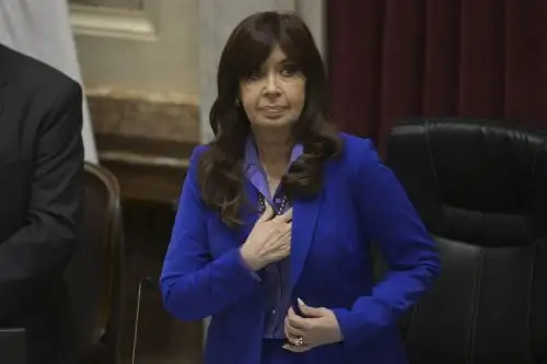 La vicepresidenta ha sido sobreseída en varias causas por presuntos delitos ocurridos en sus dos períodos presidenciales, pero aún enfrenta cinco procesos. Foto: AFP