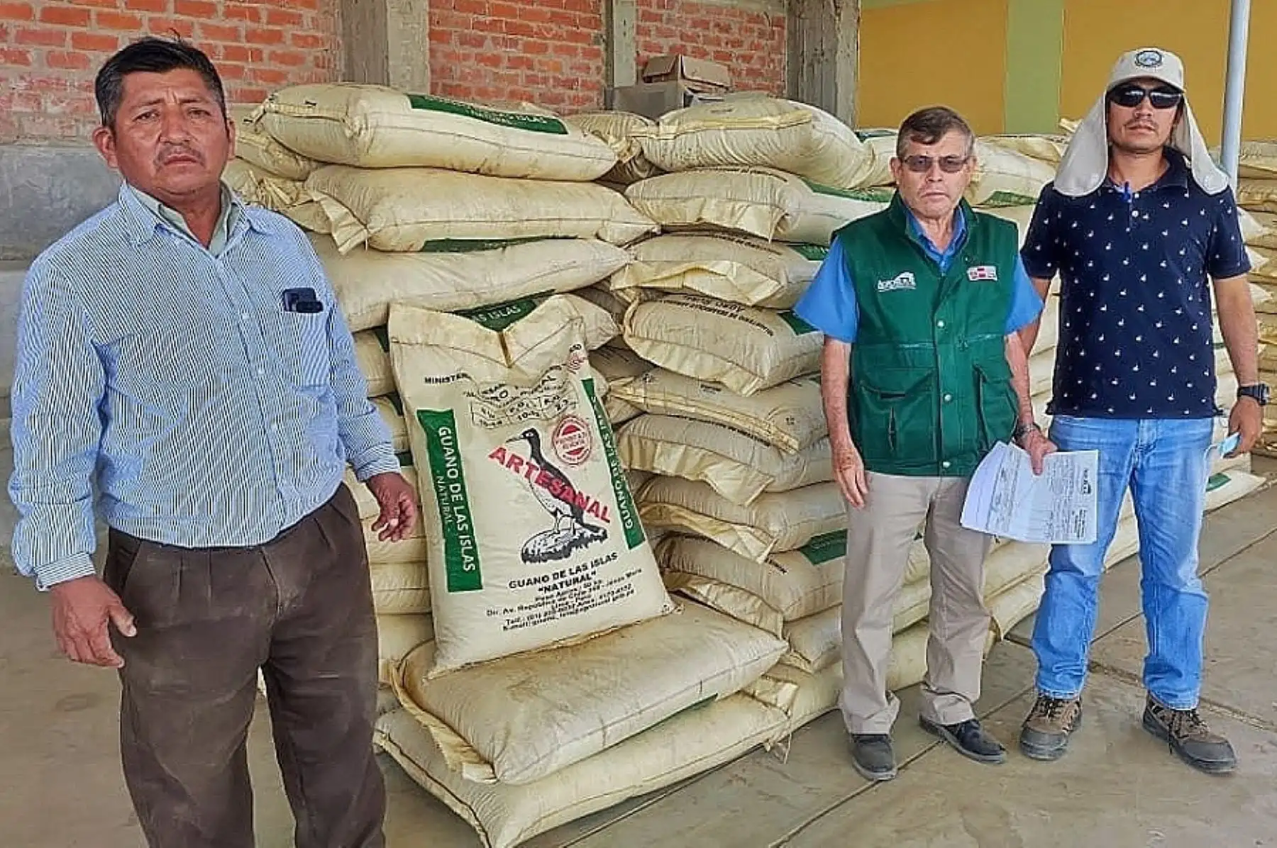 Un total de 1,200 sacos de guano de las islas, procedentes de Pisco, fueron comercializados por el Programa de Desarrollo Productivo Agrario Rural (Agro Rural), brazo ejecutor del Ministerio de Desarrollo Agrario y Riego, en beneficio de los productores agrícolas de distintos distritos de las provincias de Piura y Morropón.
