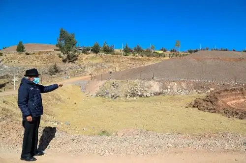 Con una inversión de 3 millones 331,411 soles, el Ministerio del Ambiente (Minam), en coordinación con la Municipalidad Distrital de Yauyos, recuperó 7,900 metros cuadrados de un terreno que durante décadas estuvo contaminado por la mala disposición de residuos sólidos, en la zona conocida como “Macón Sur”, en la comunidad campesina de Tambo, provincia de Jauja, departamento de Junín.