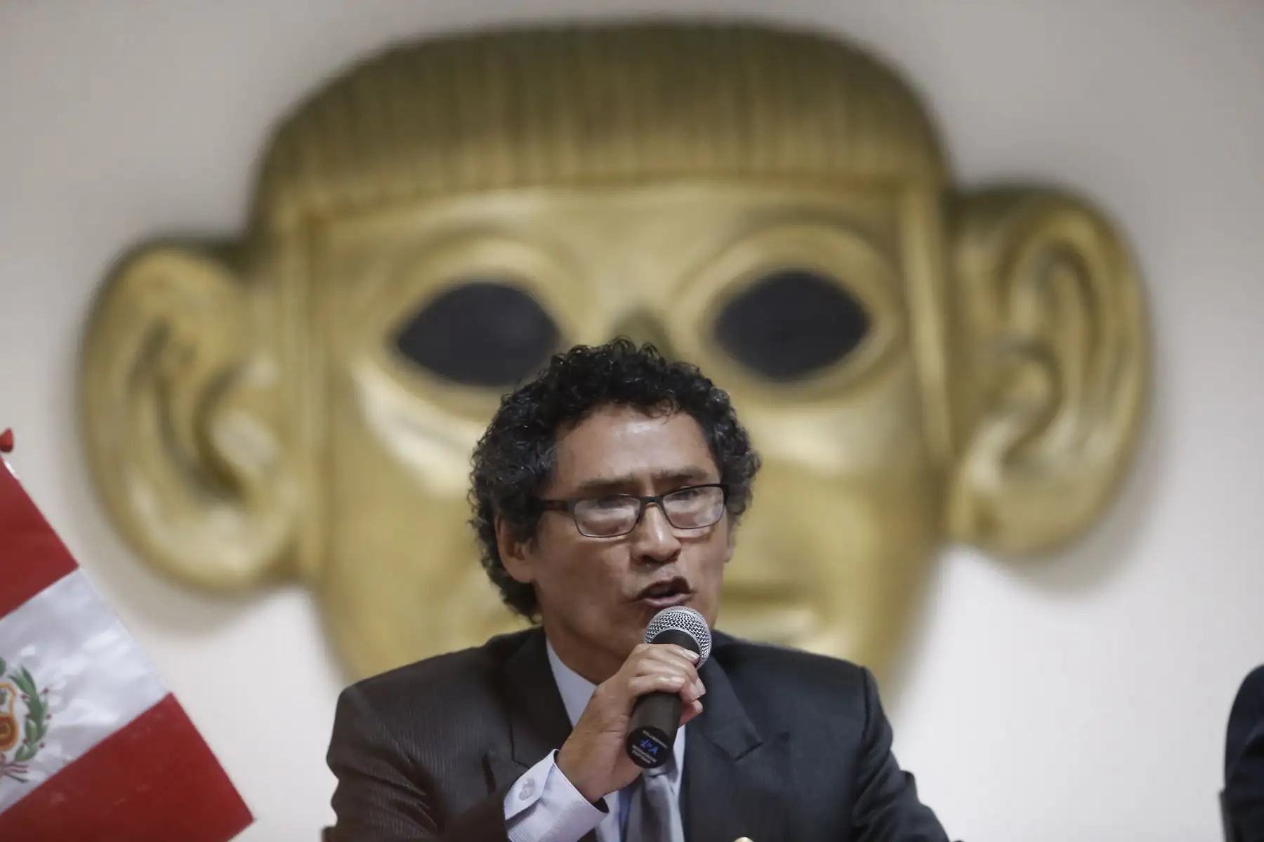 Presentan el libro ‘Alma lambayecana’ de Larcery Díaz Suárez en el Club Departamental Lambayeque. En la actividad, además de Díaz Suárez, participan el presidente del club, Víctor Baca Minetti, y el periodista Christopher Acosta. Foto: ANDINA/ Renato Pajuelo.