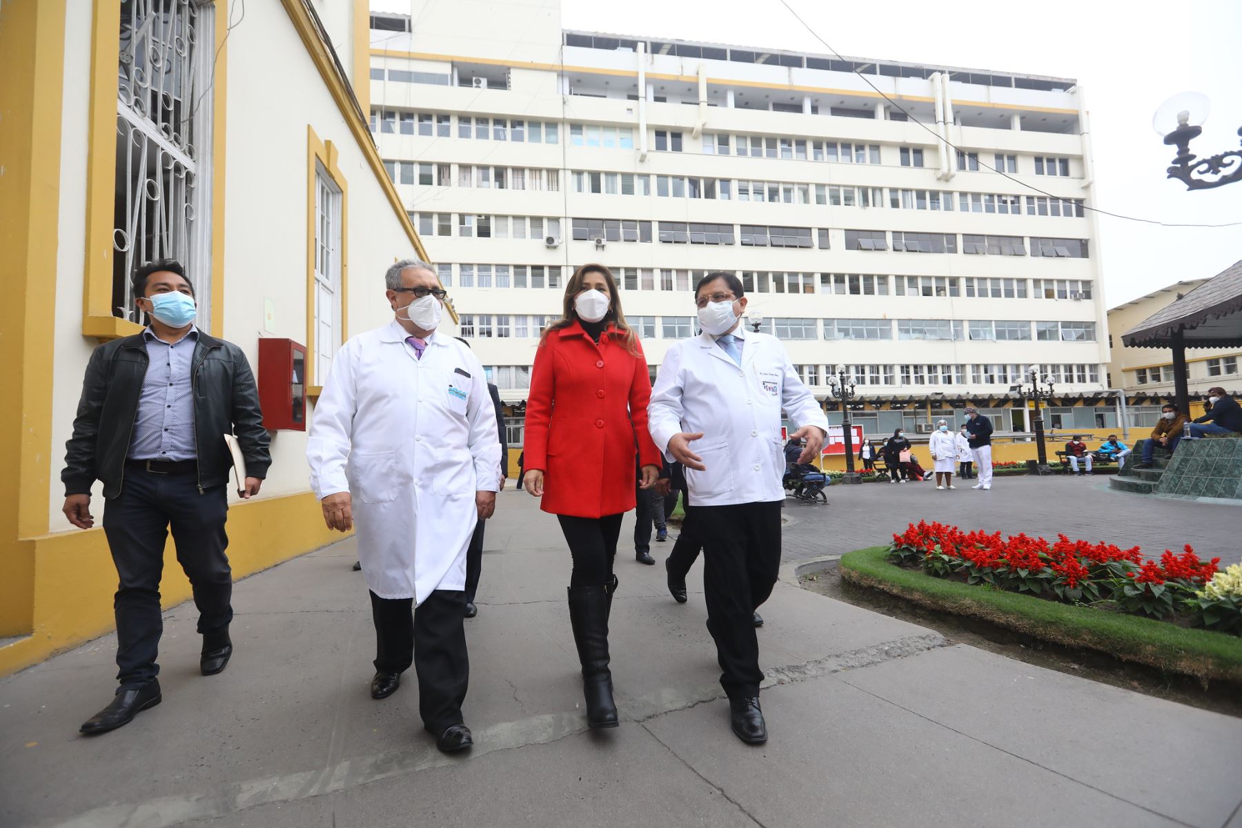 Presidenta del Congreso, Lady Camones, realiza visita de inspección al Hospital del Niño, en Breña