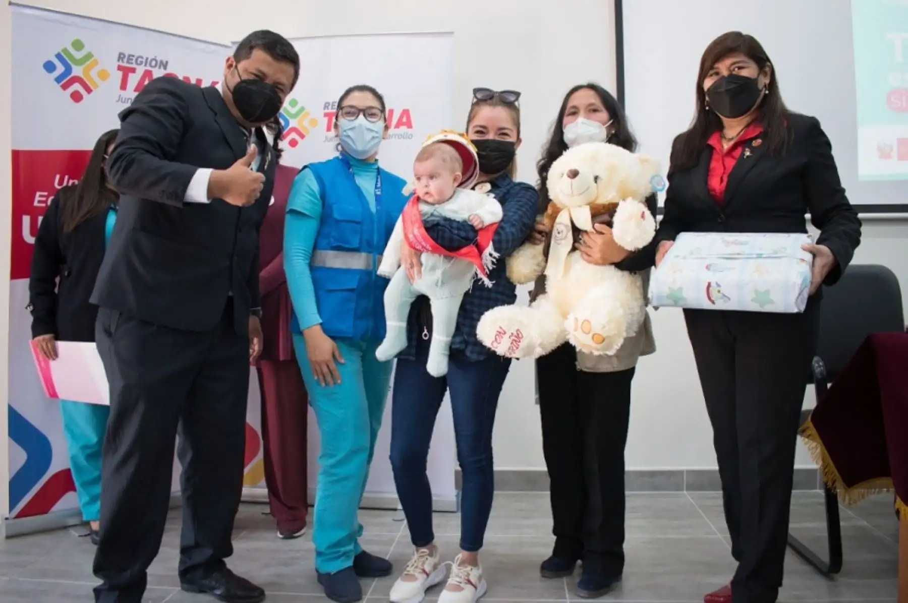Como parte de las actividades por la Semana Nacional de Lactancia Materna, la Dirección Regional de Salud de Tacna llevó a cabo el concurso regional “Bebé mamoncito campeón de campeones”, cuyo objetivo es promover la lactancia exclusiva en bebés menores de 6 meses de nacidos.