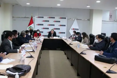 Viceministro de Promoción del Empleo y Capacitación Laboral del MTPE, Adolfo Vizcarra Kusien, instaló el grupo de trabajo para la promoción y formalización del autoempleo productivo en condiciones de trabajo decente. Foto: cortesía.