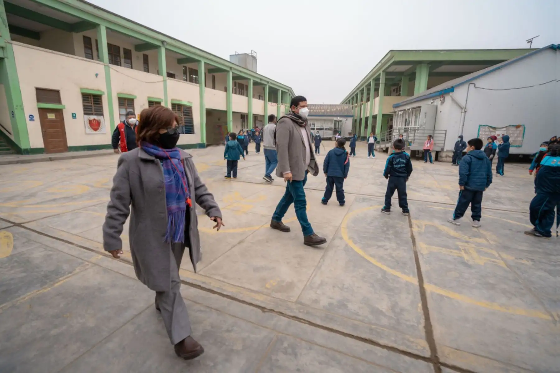 Julio Piscoya Quevedo, visitó e inspeccionó tres instituciones educativas de la zona de la ciudadela Pachacútec, en el distrito de Ventanilla en la región Callao.