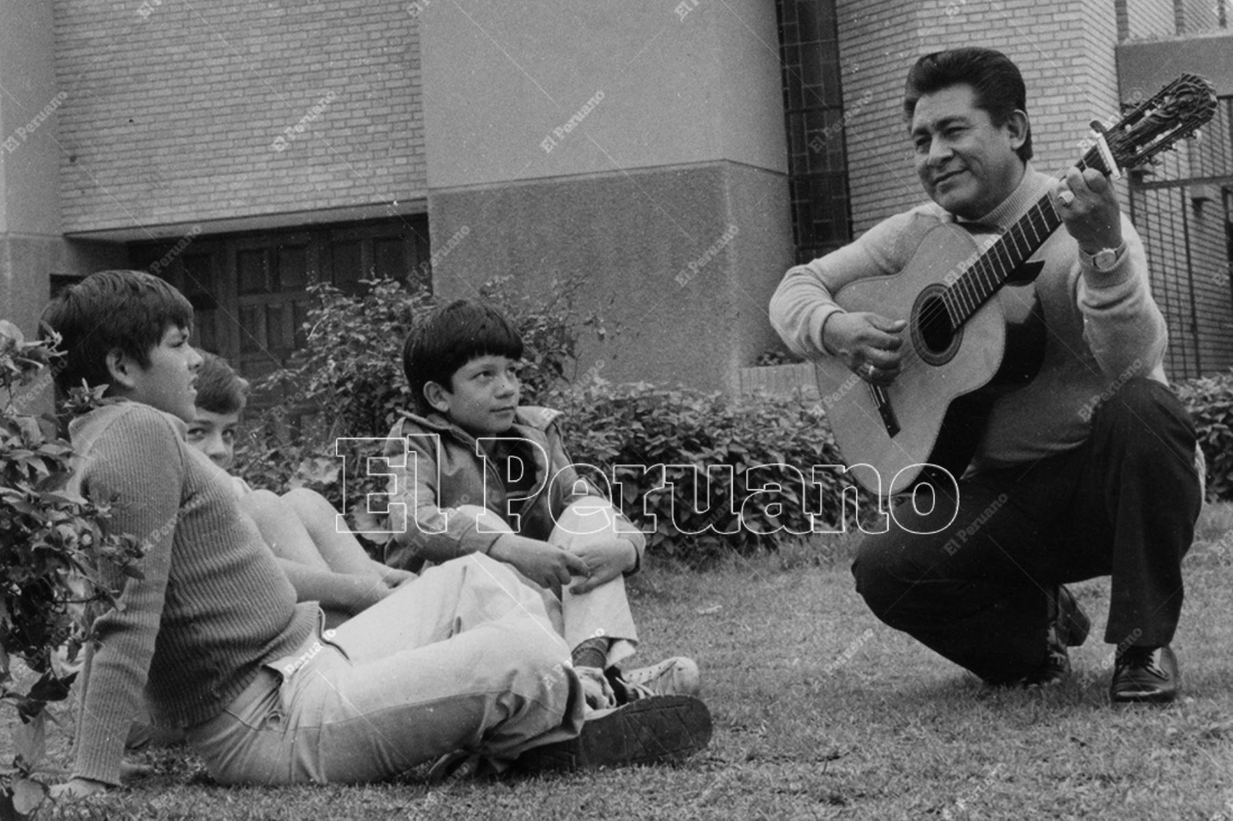 Lima - 20 julio 1977 /  Luis Abanto Morales intérprete de valses, polcas y huaynos. Foto: Archivo Histórico de El Peruano