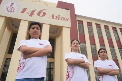 Rodrigo Gabriel Flores Chávez, Leonardo Alexander Roque Chacón, Miguel Adolfo Egusquiza Huamaní ocuparon respectivamente el primer, segundo y tercer puesto en el cómputo general del último examen de admisión a la UNI. Foto: Universidad de Ingeniería