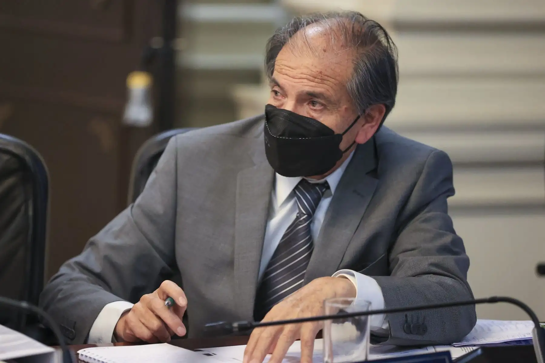 Presidente de la República, Pedro Castillo lidera sesión de Consejo de Ministros en Palacio de Gobierno.
En la imagen,  el ministro de Estado en el despacho del Ambiente a Wilbert  Rozas Beltrán.
Foto: ANDINA/Prensa Presidencia