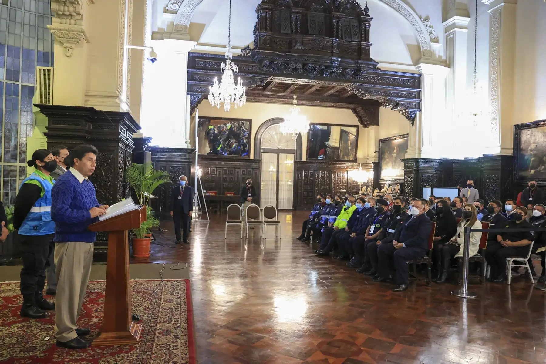 En Palacio de Gobierno, presidente de la República, Pedro Castillo, suscribe Decreto Supremo que aprueba el Reglamento de la Ley N° 31297, Ley del Servicio de Serenazgo Municipal.
Foto: ANDINA/ Prensa Presidencia