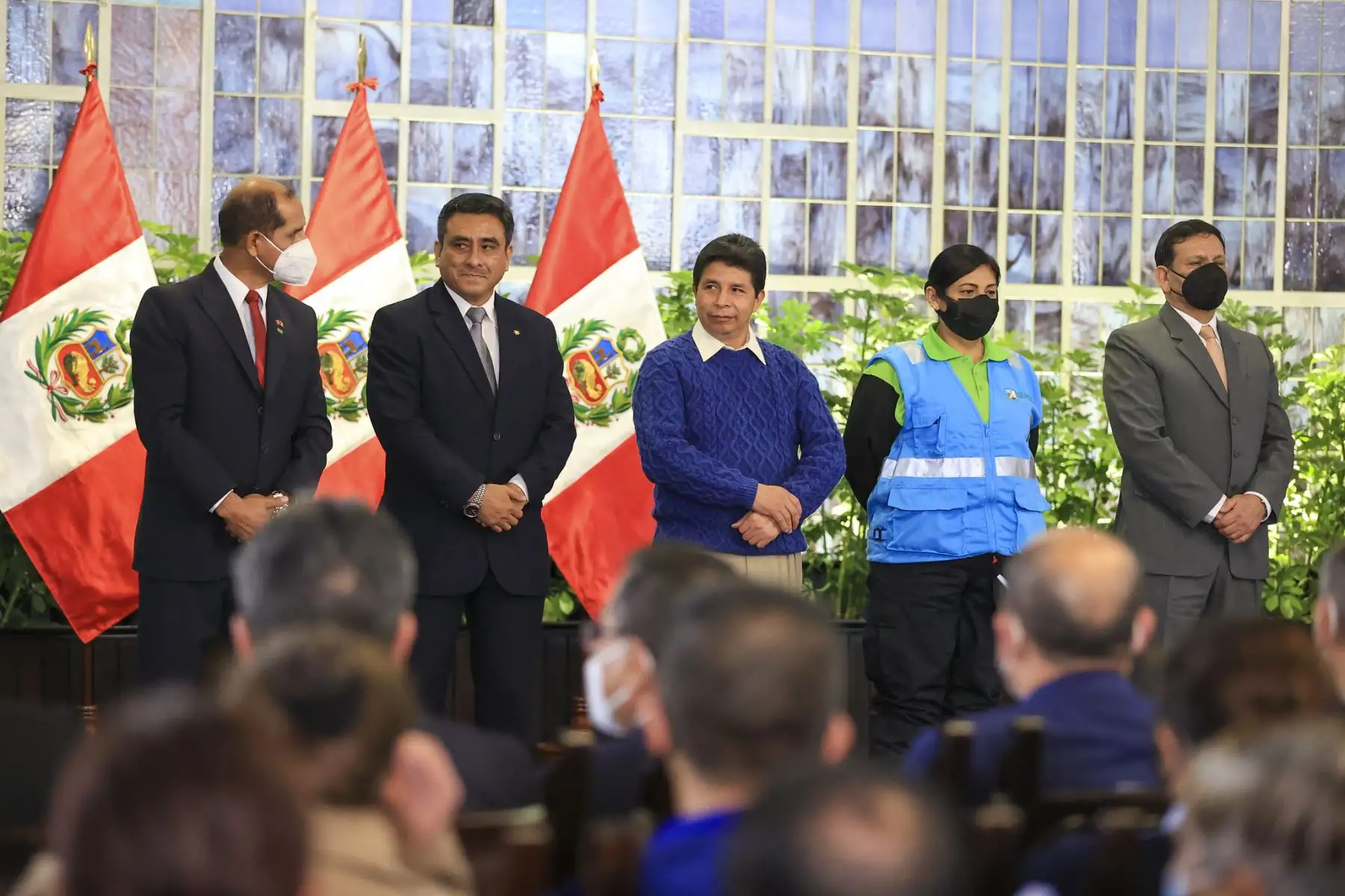 En Palacio de Gobierno, presidente de la República, Pedro Castillo, suscribe Decreto Supremo que aprueba el Reglamento de la Ley N° 31297, Ley del Servicio de Serenazgo Municipal.
Foto: ANDINA/ Prensa Presidencia