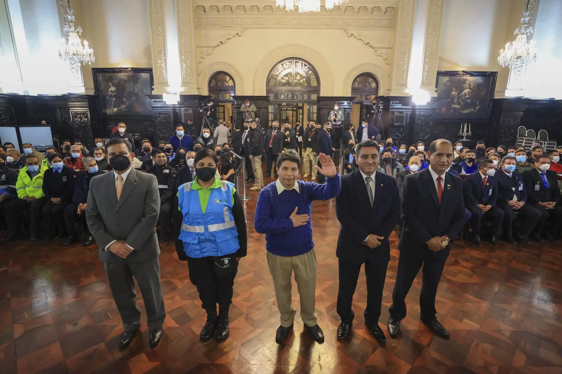 En Palacio de Gobierno, presidente de la República, Pedro Castillo, suscribe Decreto Supremo que aprueba el Reglamento de la Ley N° 31297, Ley del Servicio de Serenazgo Municipal.
Foto: ANDINA/ Prensa Presidencia