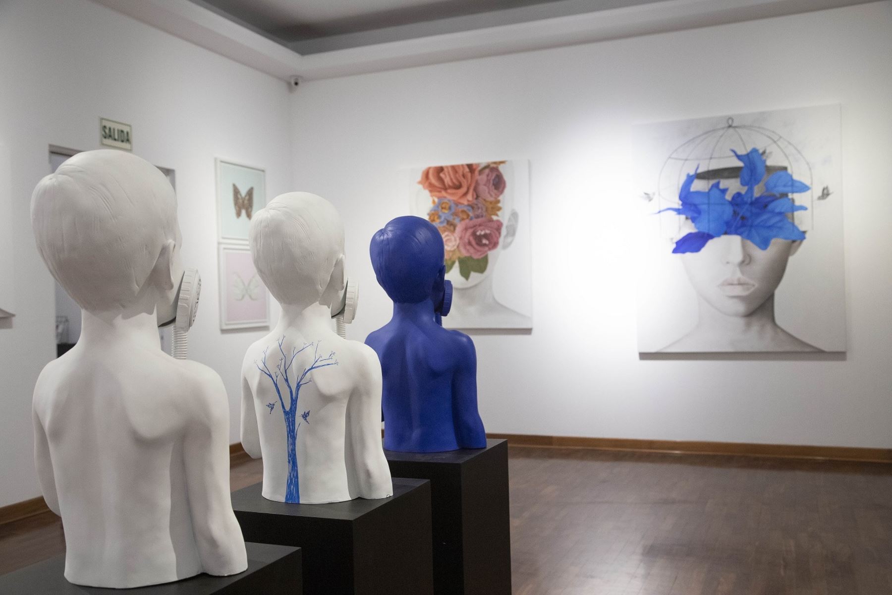 Presentan exposición “Fragmentos y cavilaciones del ser” del artista Paolo Vigo .