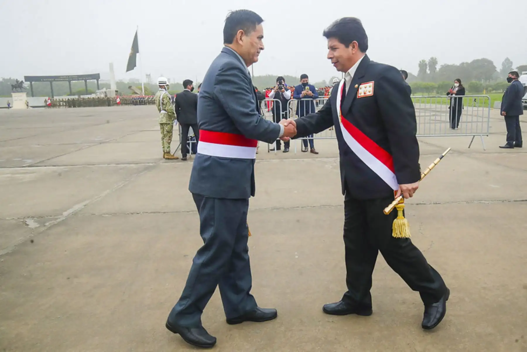 El presidente Pedro Castillo lidera la ceremonia por el Día de la Defensa Nacional, en el Cuartel General del Ejército, en el distrito de san Borja. Foto: ANDINA/ Prensa Presidencia