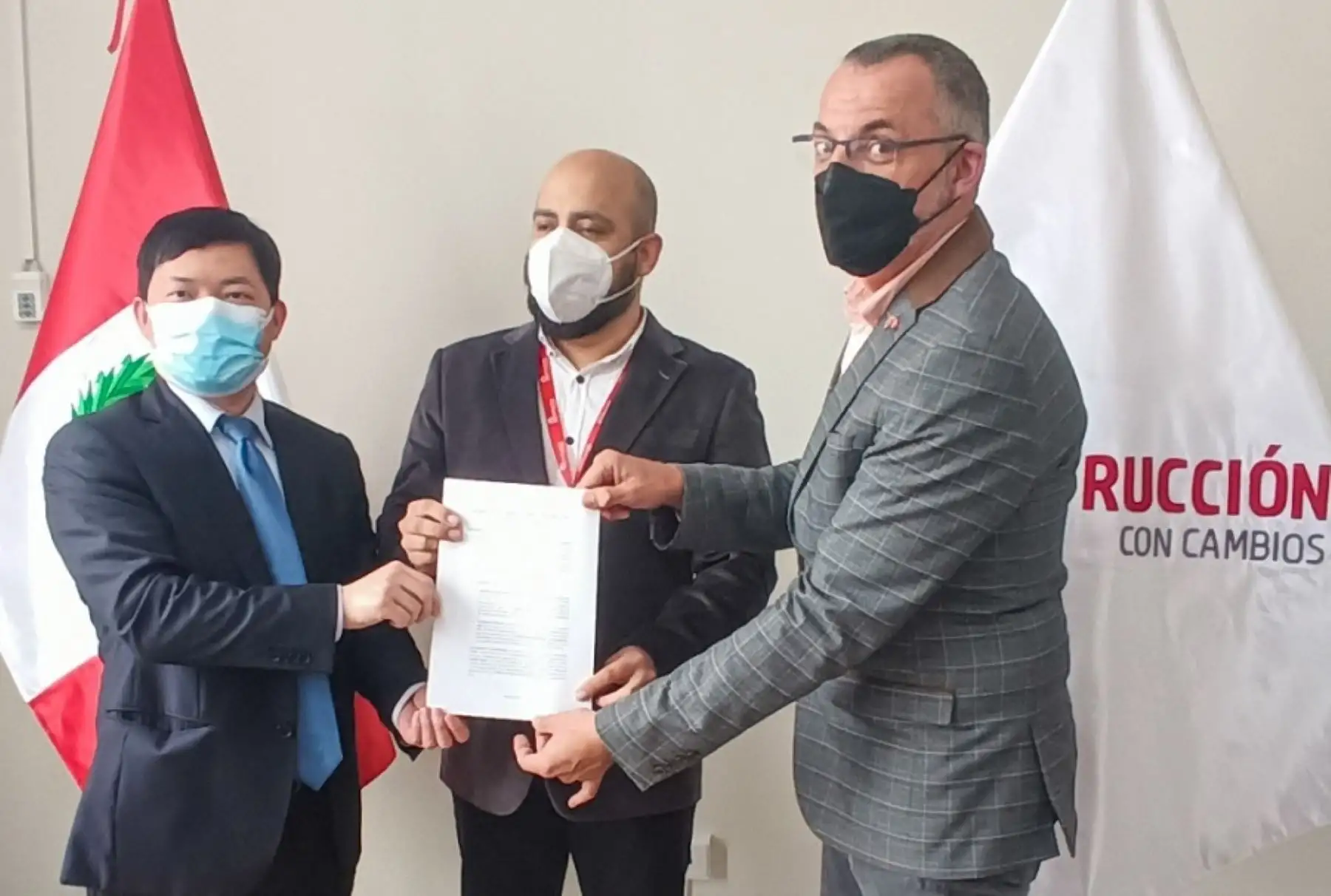 En el marco del Acuerdo de Gobierno a Gobierno (G2G) con el Reino Unido, la Autoridad para la Reconstrucción con Cambios (ARCC) firmó contrato para la ejecución y diseño de las soluciones integrales de la quebrada Cansas, en la provincia y departamento de Ica.
