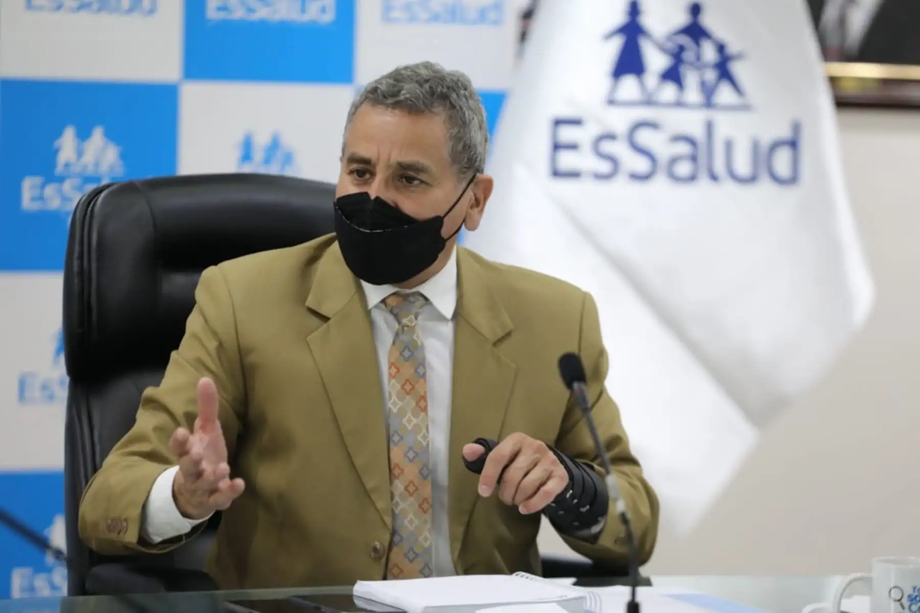 Gino Dávila, titular de EsSalud.