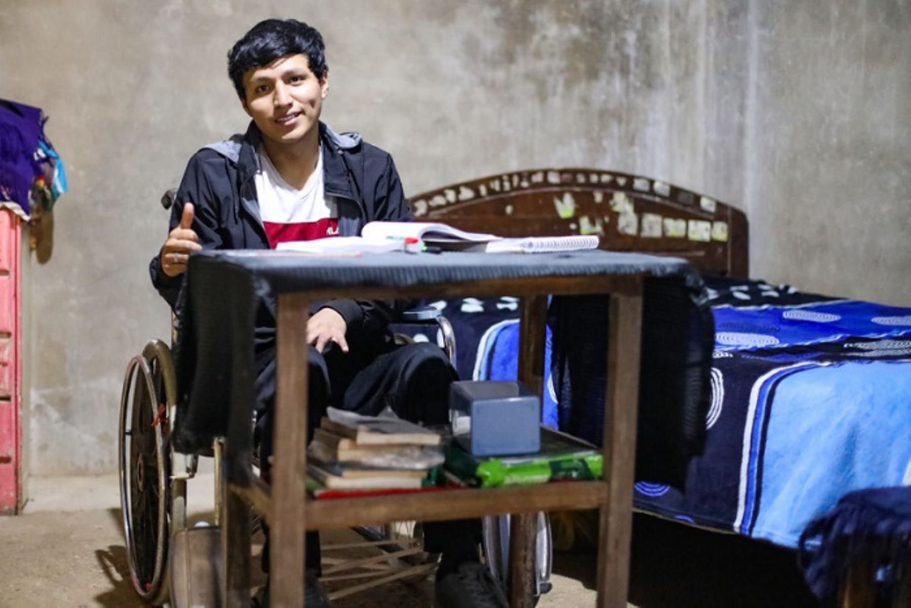 Joven cajamarquino con discapacidad física estudia Derecho y sueña con  ayudar a su familia | Noticias | Agencia Peruana de Noticias Andina