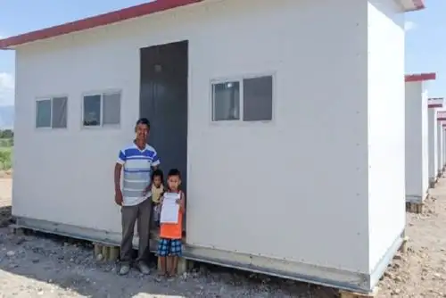 Desde que ocurrió el fuerte sismo en el noreste del país, el MVCS ha trasladado e instalado un total de 314 módulos temporales de vivienda. Ellos albergan actualmente a familias damnificadas de las regiones de Amazonas, Cajamarca y San Martín.