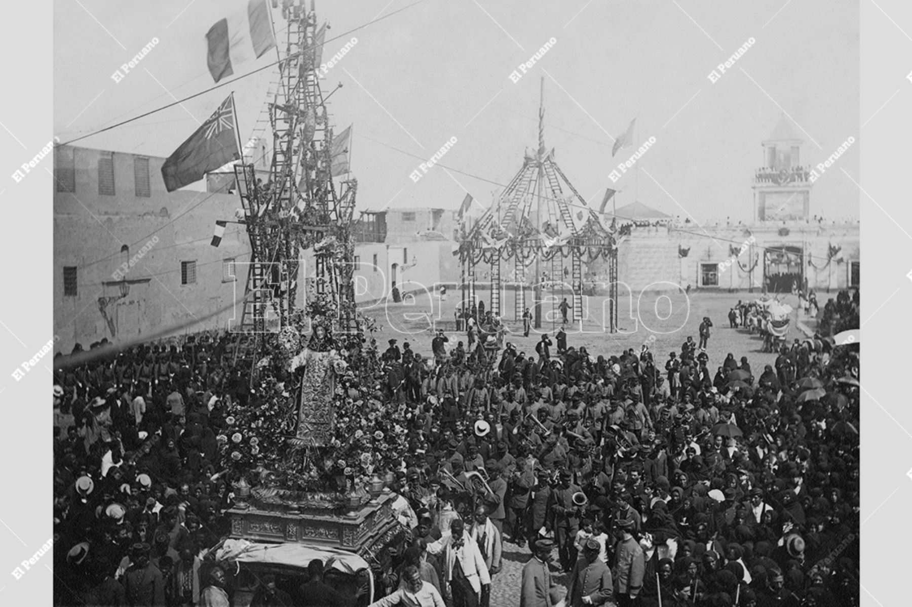 Lima - 30 agosto 1890 / Procesión de Santa Rosa de Lima en el cuartel de Santa Catalina. Foto: Archivo Histórico de El Peruano