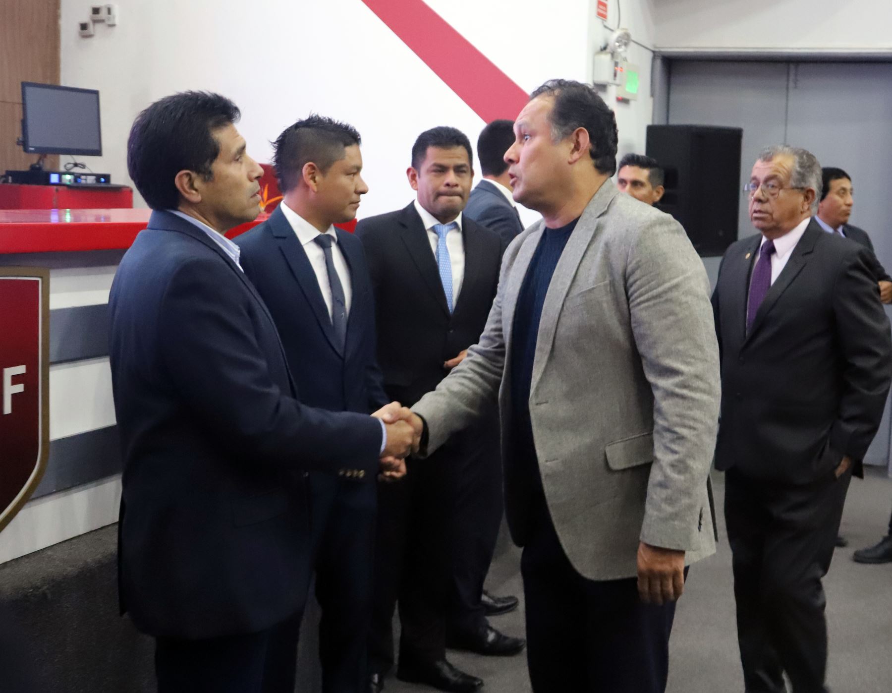 Juan Reynoso tuvo un acercamiento con los referís nacionales en la celebración del Día del Árbitro