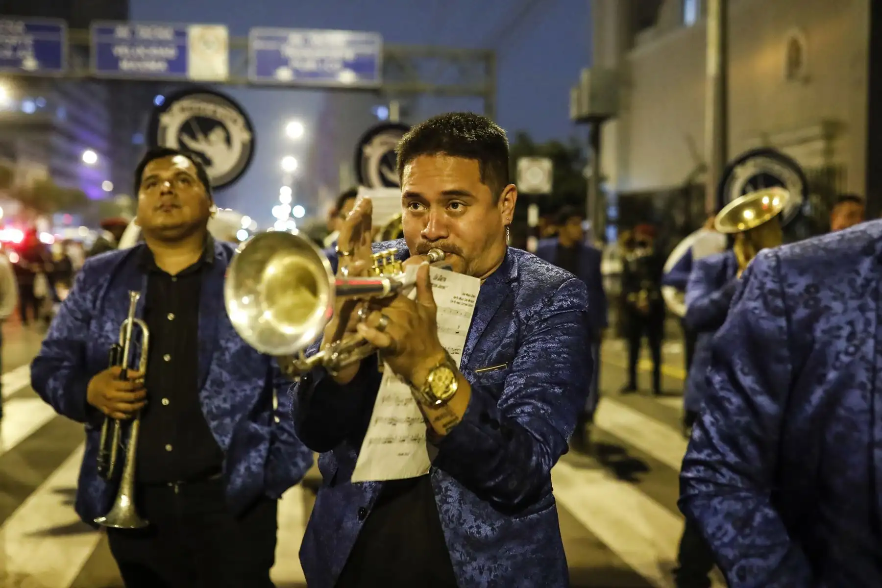 Cientos de fieles llegaron al Santuario de Santa Rosa de Lima y acompañaron la imagen de la Patrona de las Américas por la avenida Tacna, en el Centro de Lima.
Foto: ANDINA/Renato Pajuelo